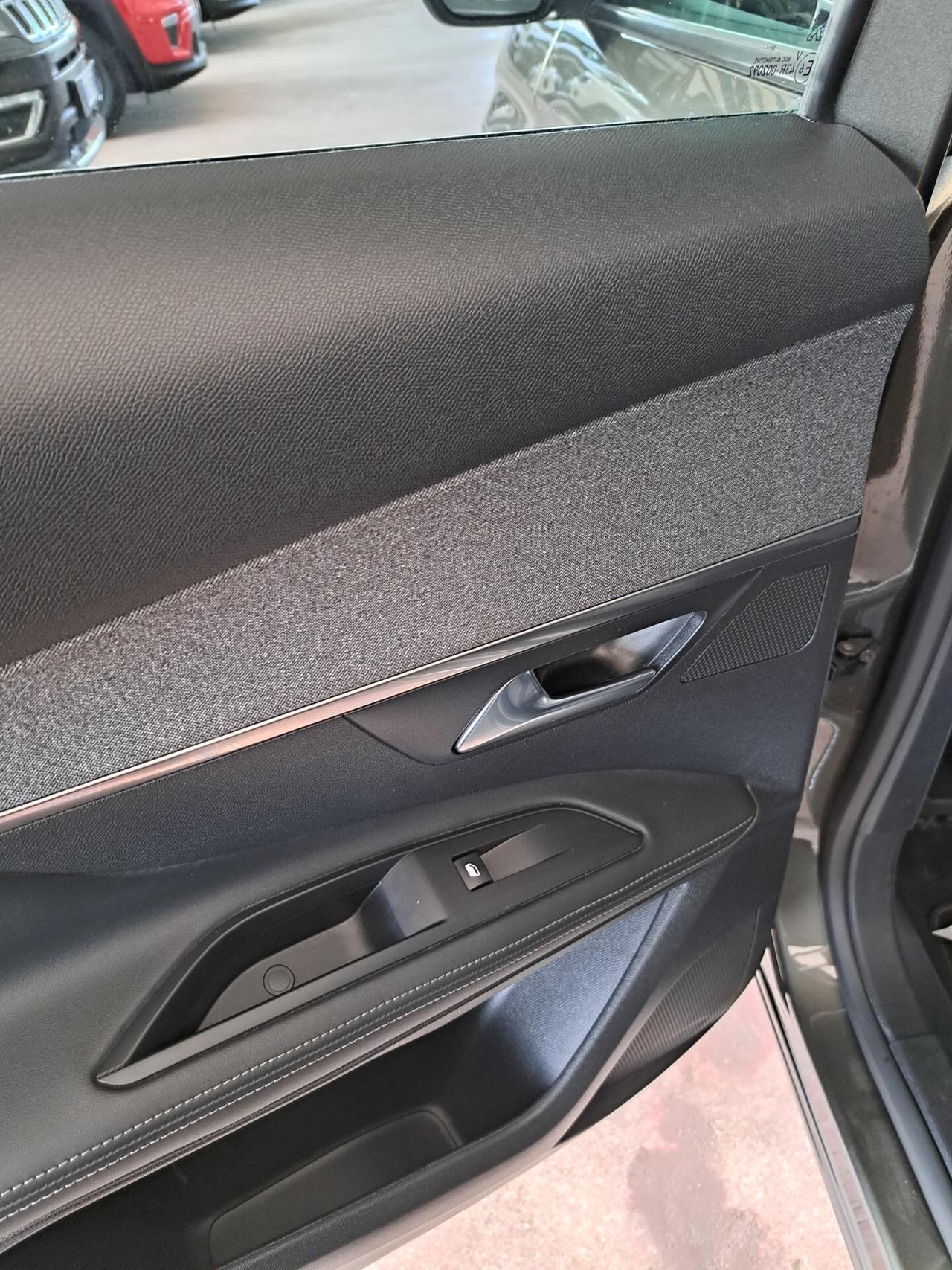 Peugeot 3008 1.2 PureTech Turbo 130VCV S&S Allure