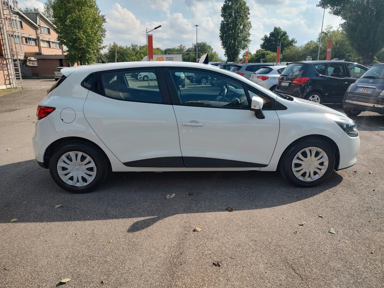 Renault Clio 1.2 75CV 5 porte Wave, OK NEOPATENTATI, GARANZIA L.12 MESI