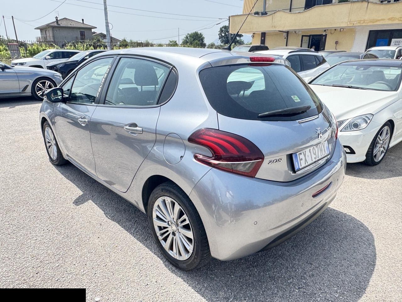 PEUGEOT 208 1.2 BENZINA ADATTA NEOPATENTATI