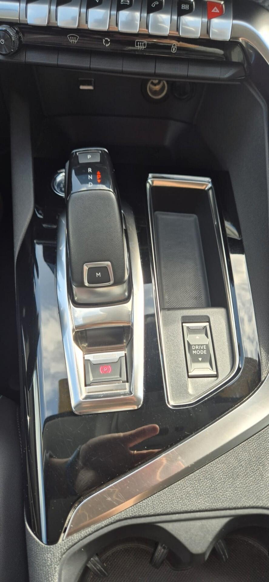 Peugeot 3008 BlueHDi 130cv EAT8-2021-Garanz2anni