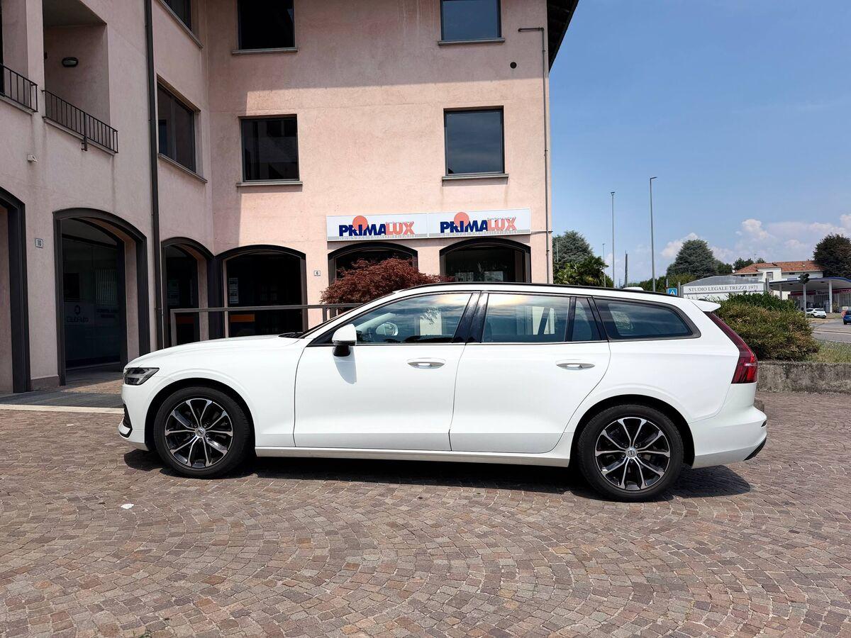 Volvo V60 2.0 b3 Momentum Business auto 8m my21