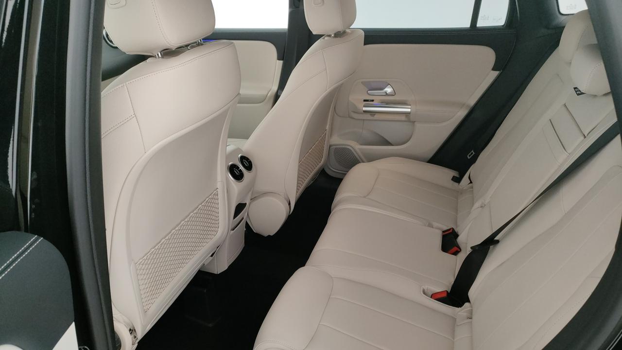 Mercedes-Benz GLA 200 d automatic