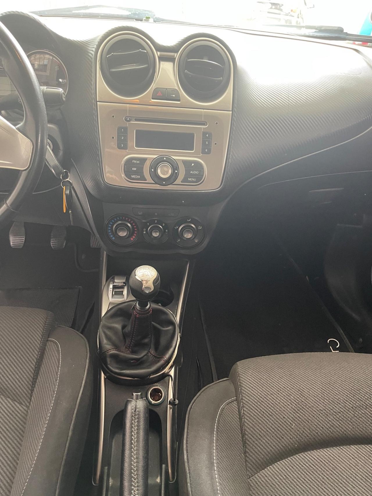 Alfa Romeo MiTo 1.3 JTDm 16V 90 CV Distinctive Sport Pack