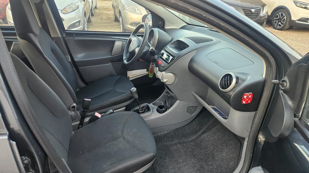 Toyota Aygo 1.0 12V VVT-i 5 porte Sol Red Edition