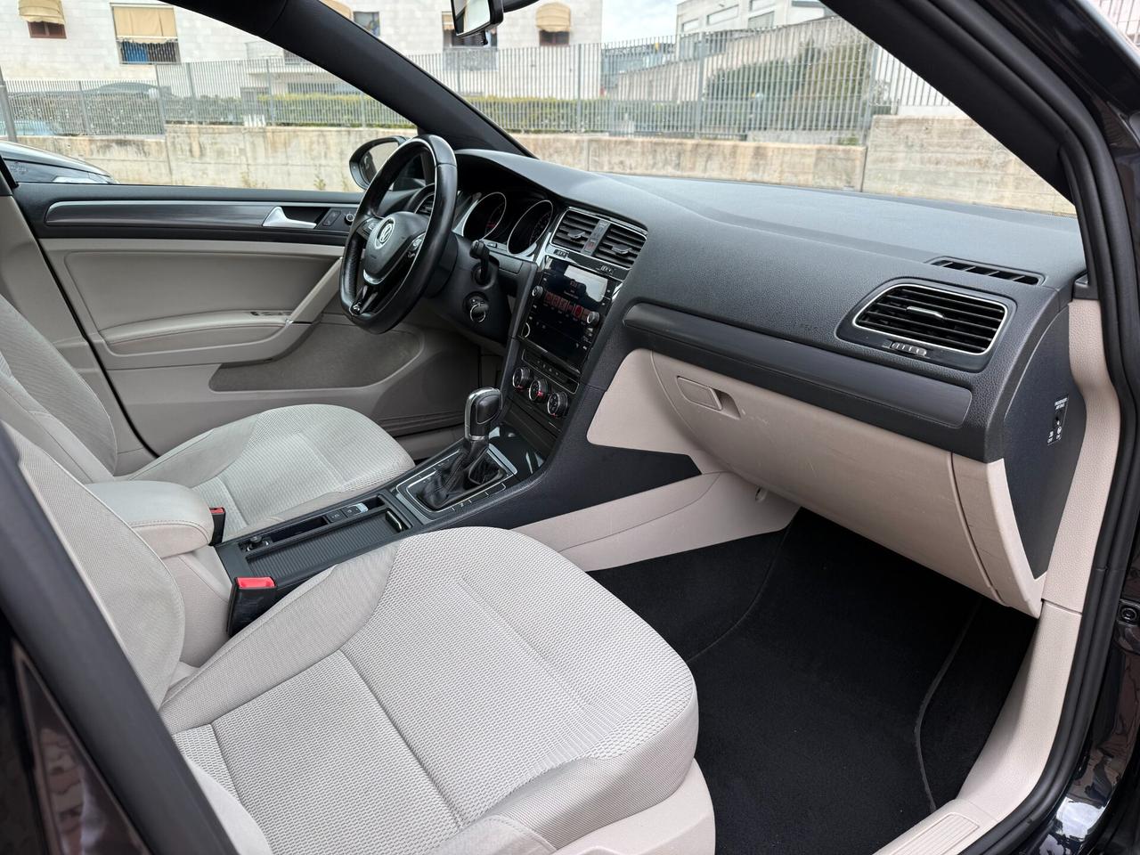 Volkswagen Golf Variant 1.6 TDI 115 CV DSG Executive BlueMotion Tech. CarPlay