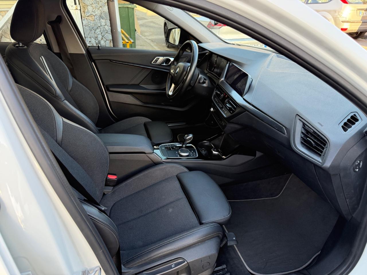 Bmw serie 1 cambio automatico 118d 5p. Msport