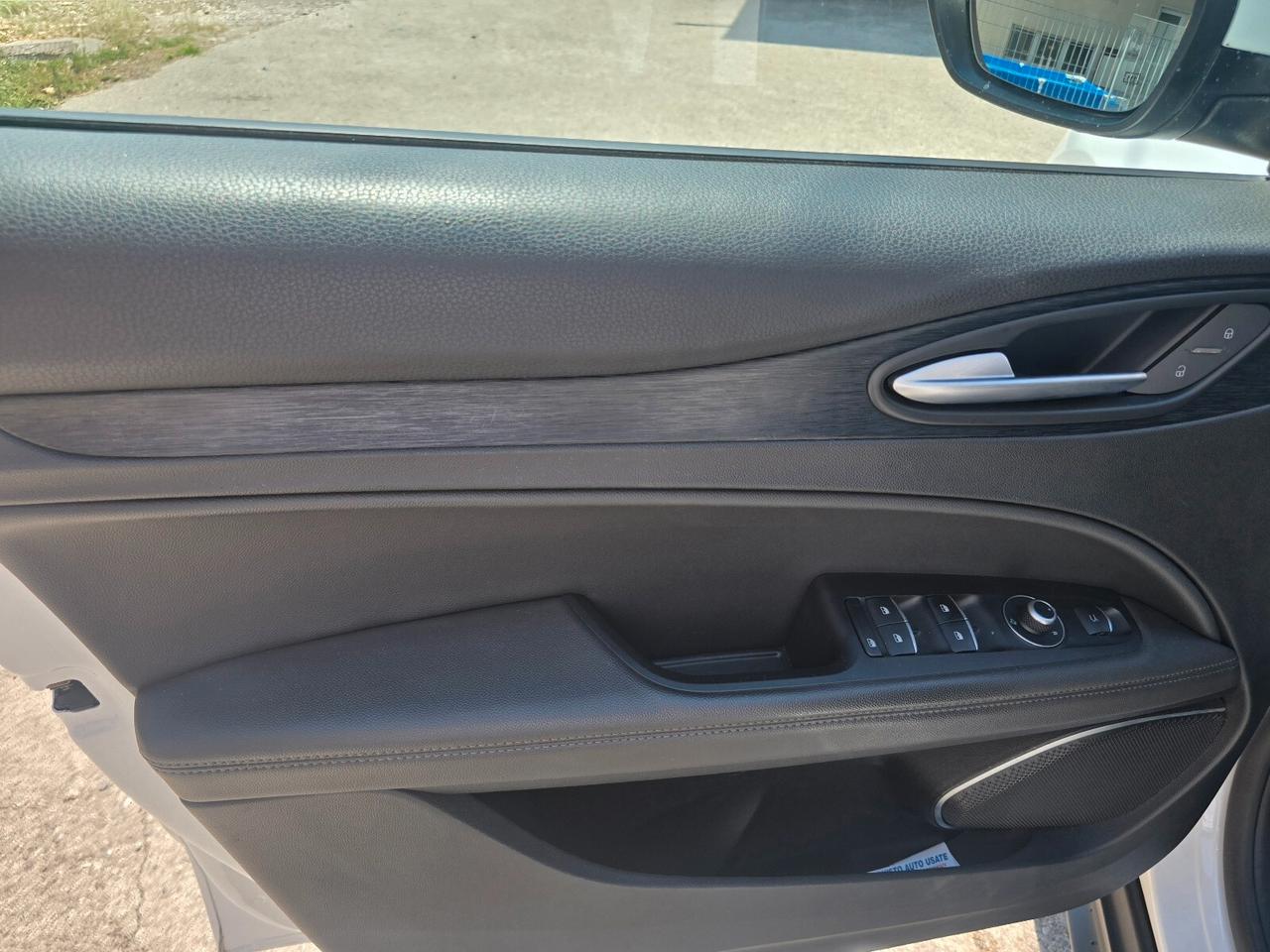 Alfa Romeo Stelvio 2.2 Turbodiesel 160 CV AT8 RWD Super Business