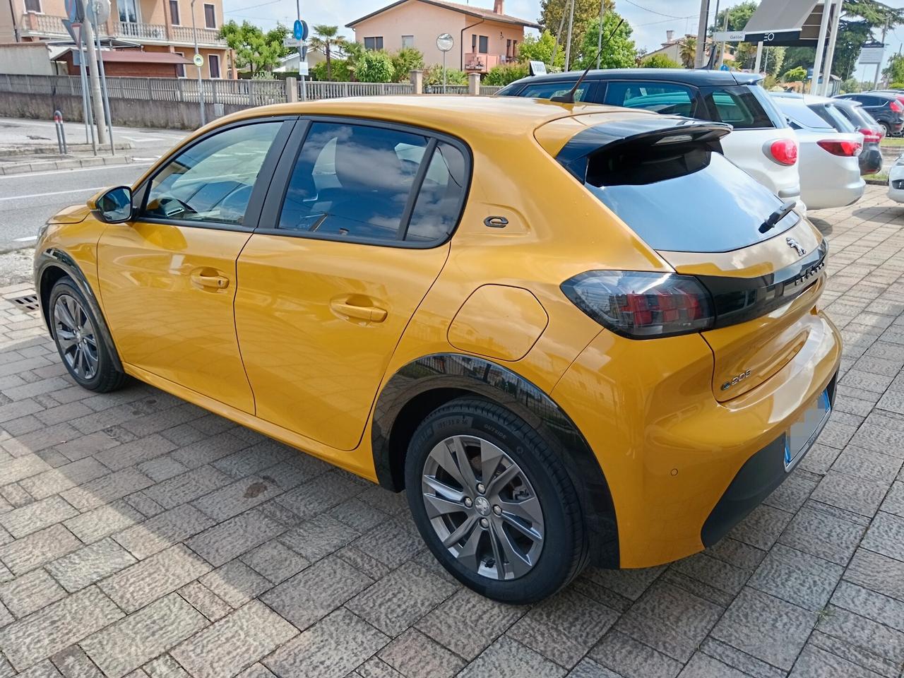Peugeot 208e 136 CV 5 porte Allure Pack