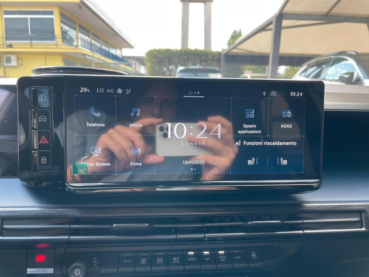 Lancia Ypsilon Hybrid e-DCT Edizione Cassina