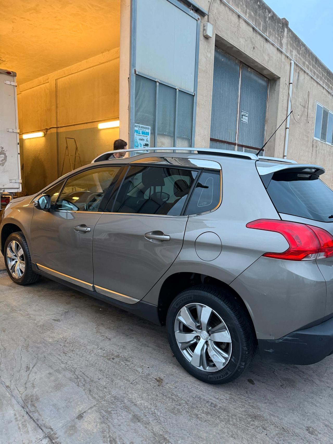 Peugeot 2008 1.6 e-HDi 115 CV Stop&Start Allure