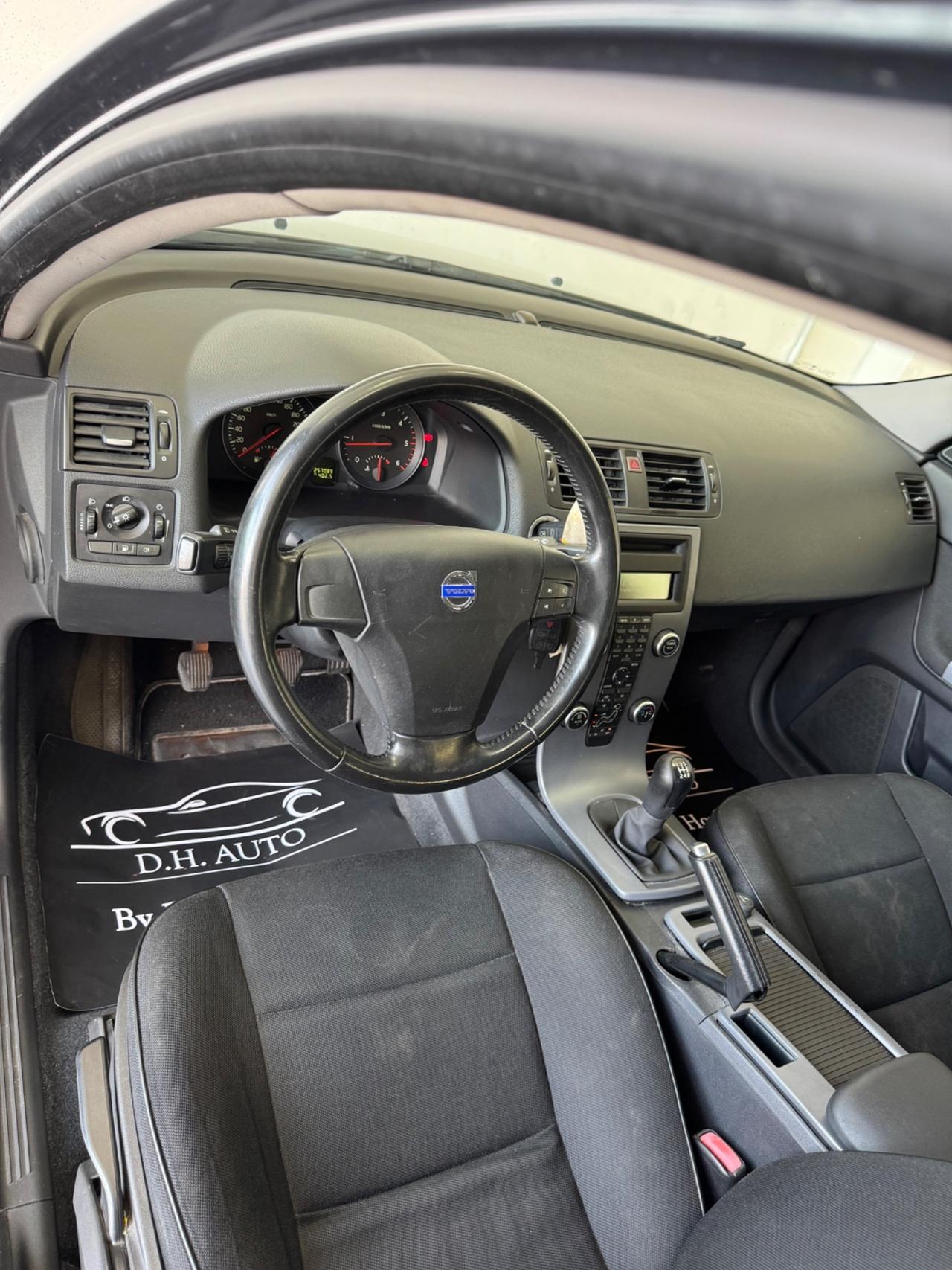 Volvo V50 D2 R-design