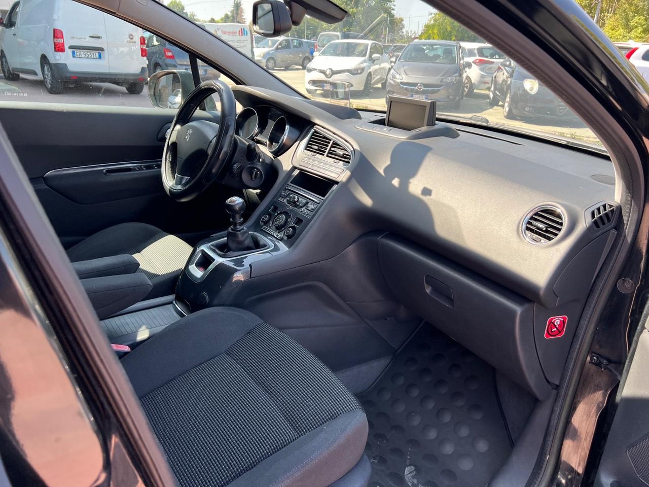 Peugeot 5008 1.6 HDi 112CV Allure
