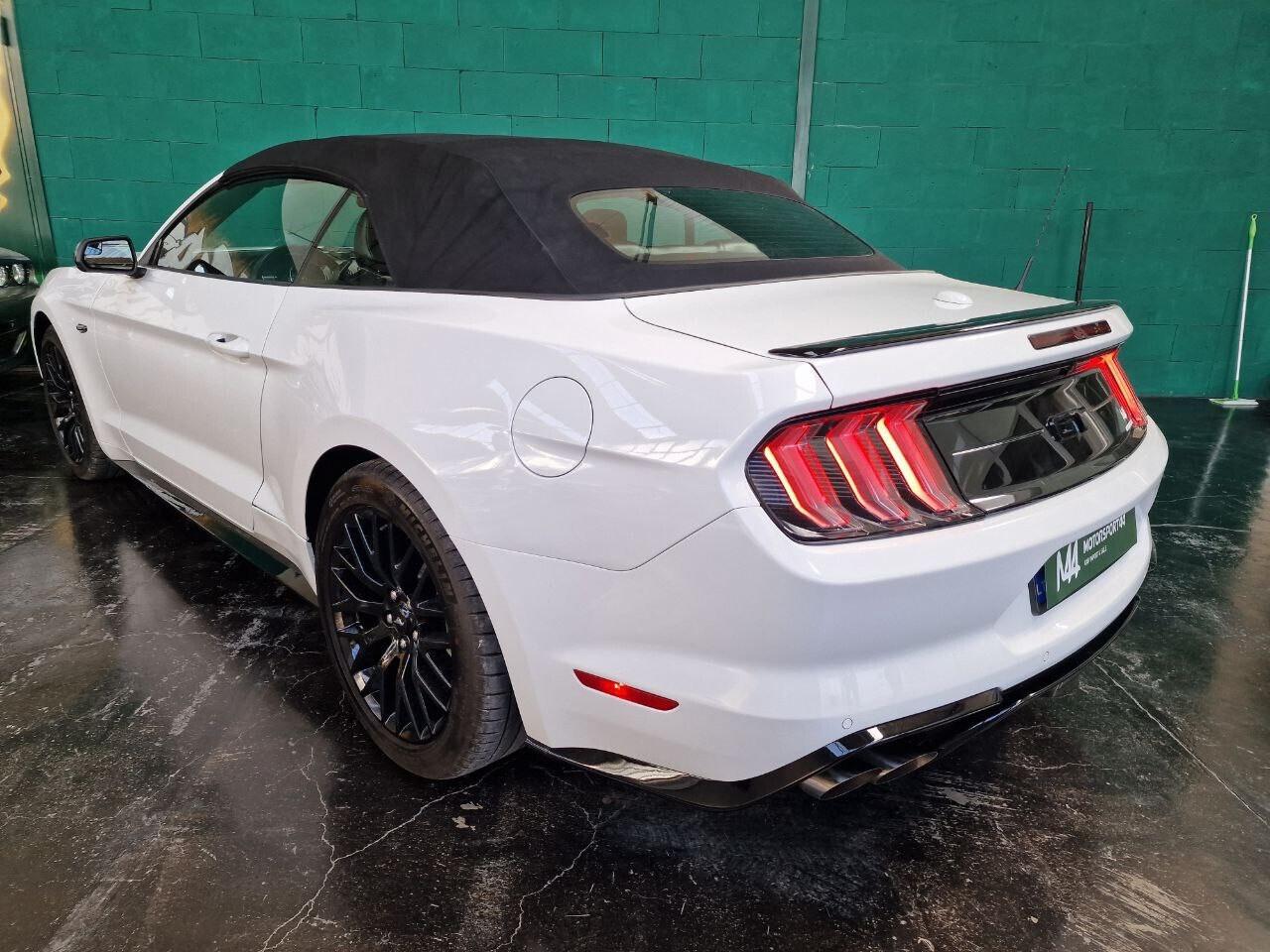 Ford Mustang 5.0 GT Cabrio Iva esposta