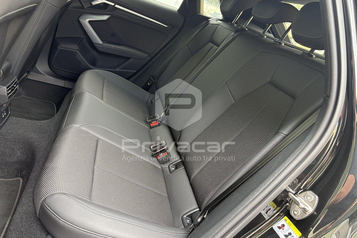 AUDI A3 allstreet 35 TFSI S tronic Identity Contrast