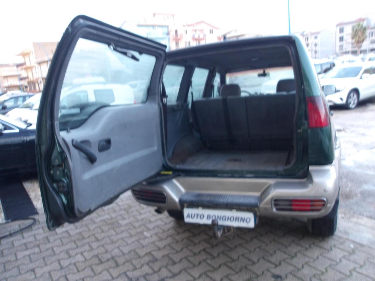 Nissan Terrano 5 Porte Terrano 5p 2.7 tdi SE