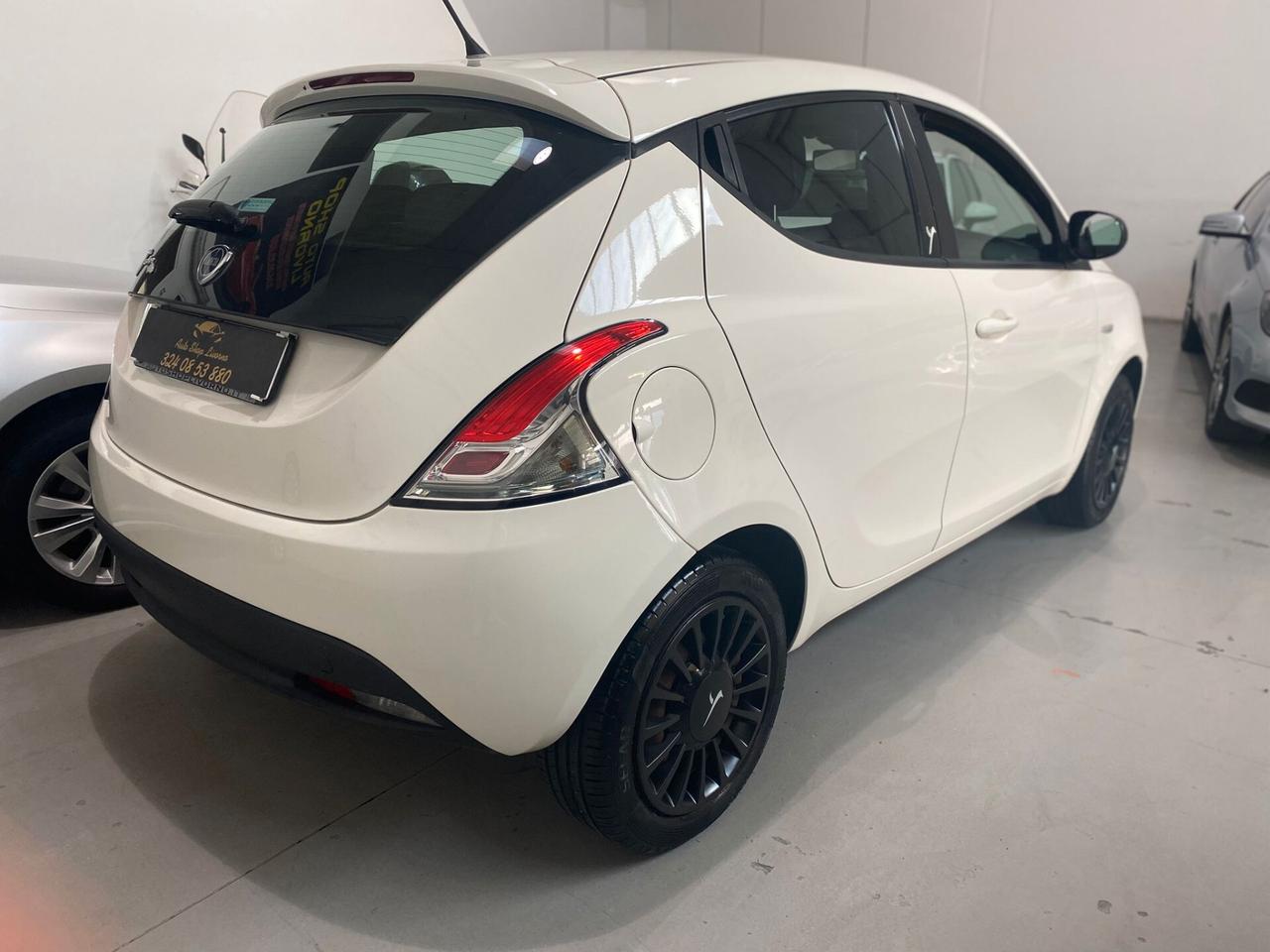 Lancia Ypsilon 1.2 69 CV 5 porte ELLE