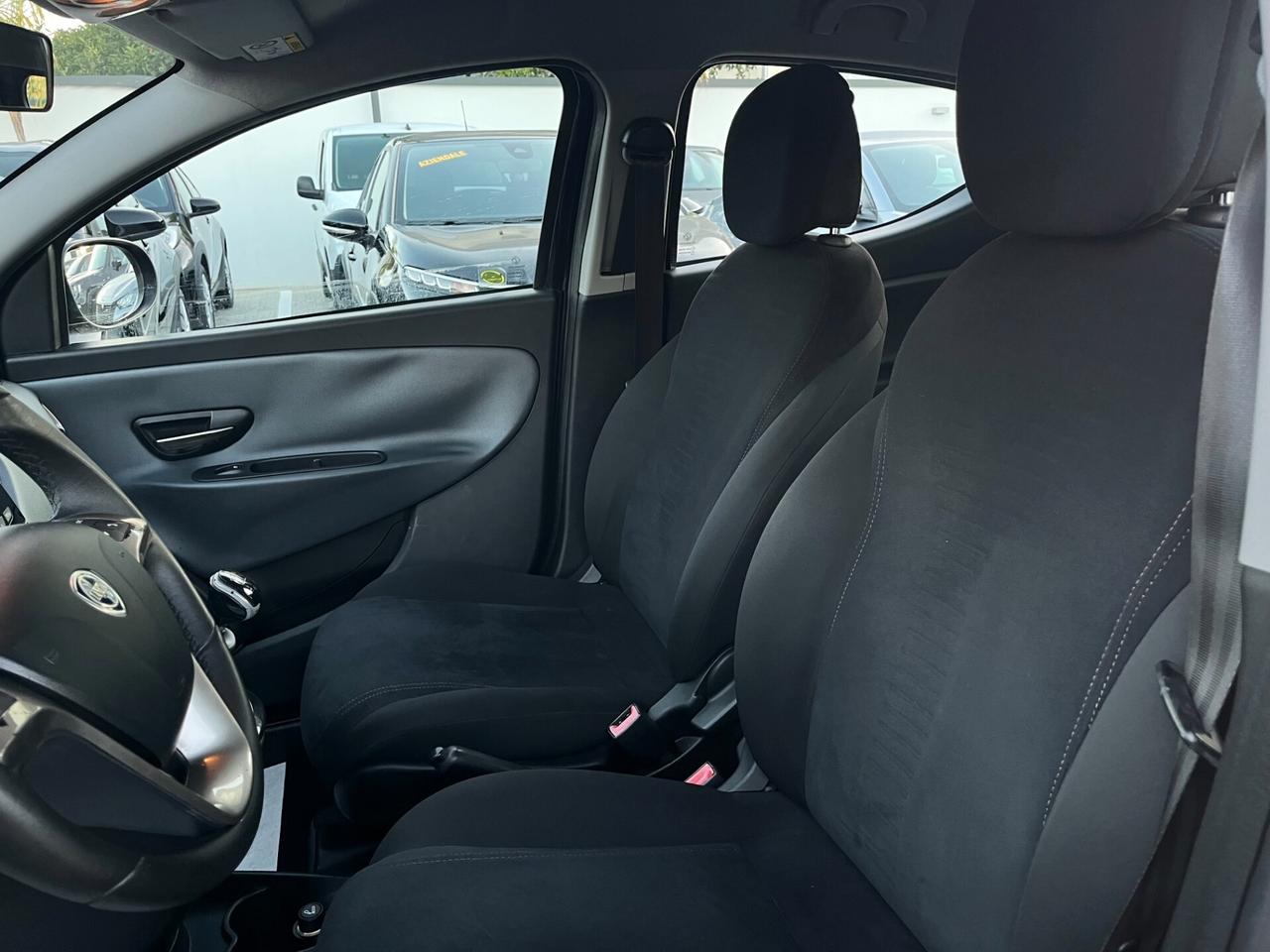 Lancia Ypsilon 1.2 69 CV 5 porte Gold