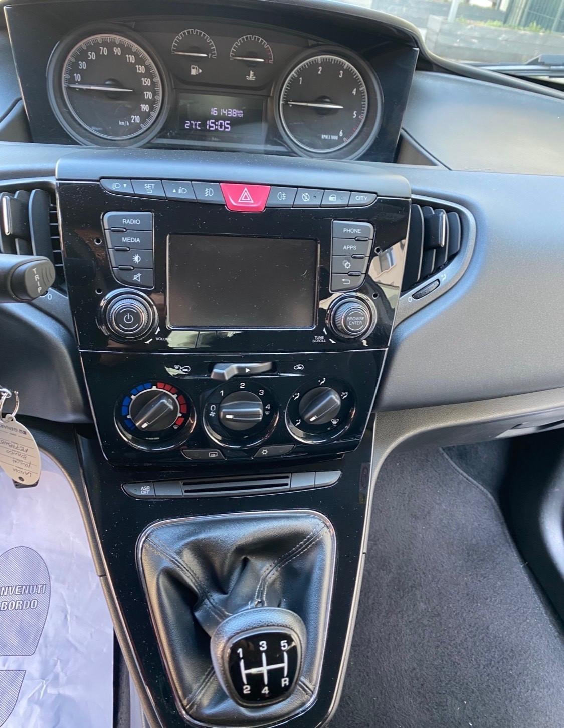 Lancia Ypsilon 1.3 MJT 16V 95 CV 5 porte Platinum