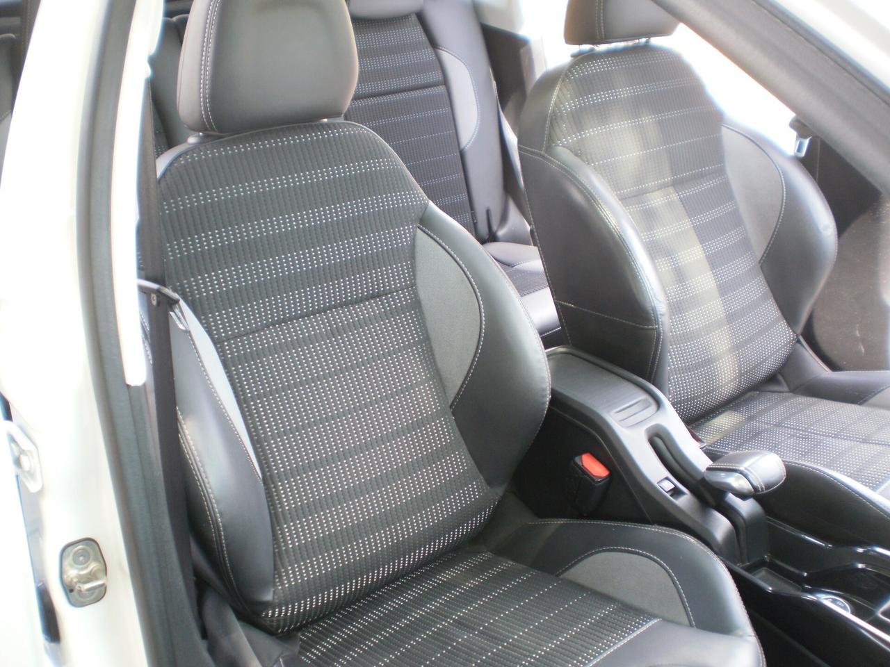 Peugeot 2008 BlueHDi 100 S&S Allure