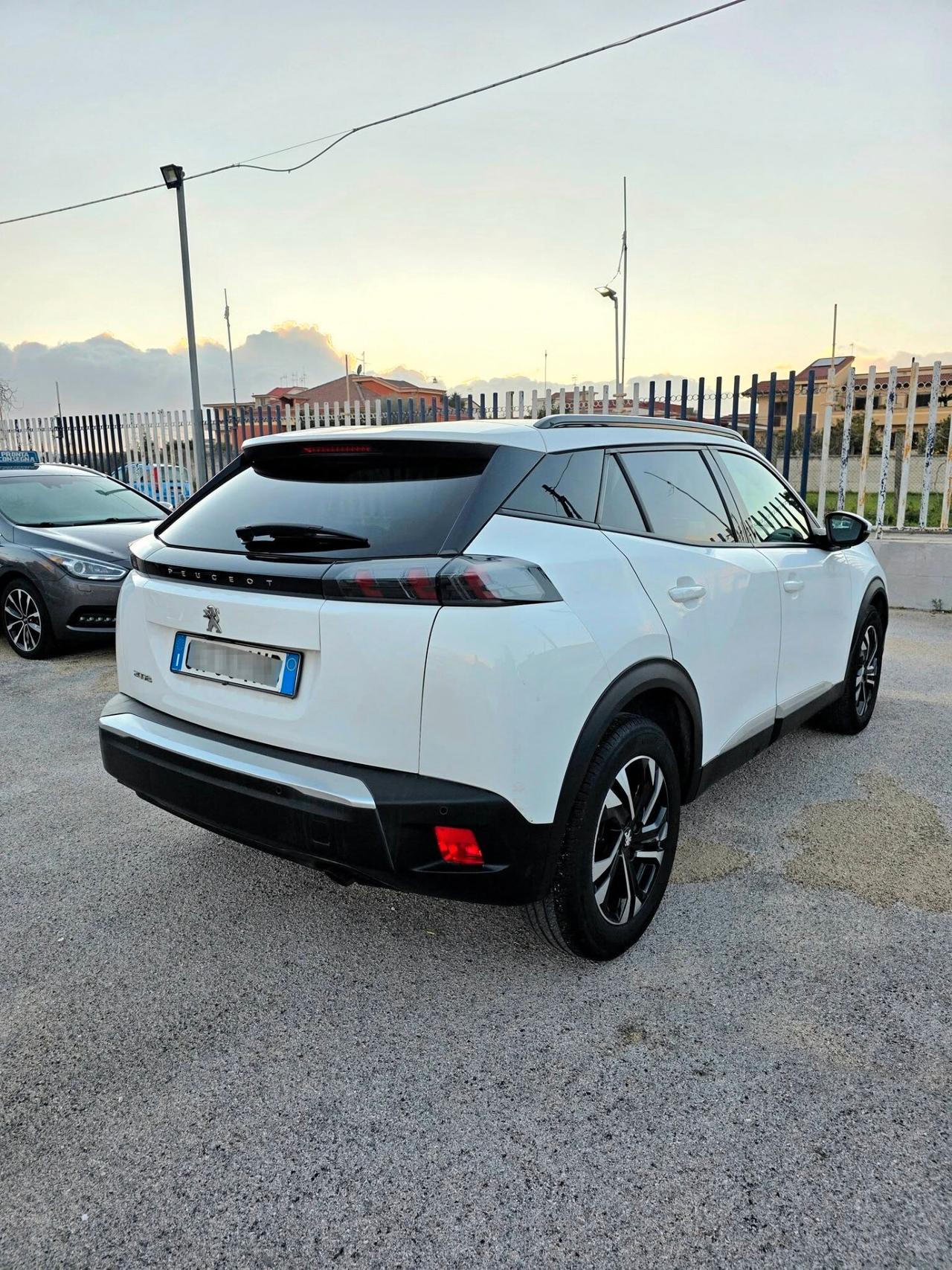 Peugeot 2008 1.5 BlueHDi 102 CV Allure Navi Pack con 87.000 Chilometri