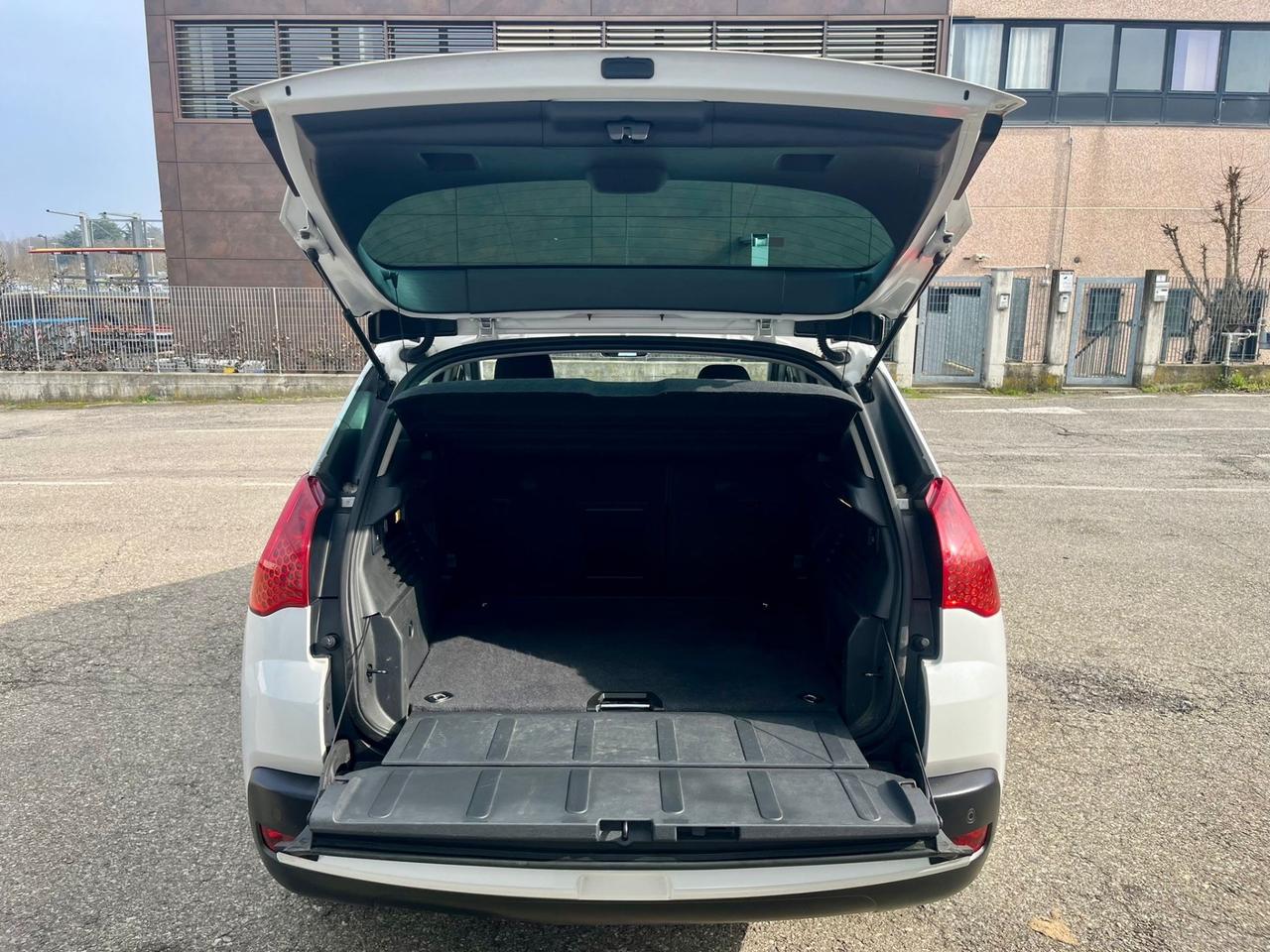 Peugeot 3008 1.6hdi 2012 118.000km cambio robotizzato perfetta