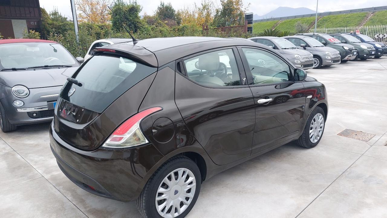 Lancia Ypsilon 1.2 69 CV 5 porte 2013