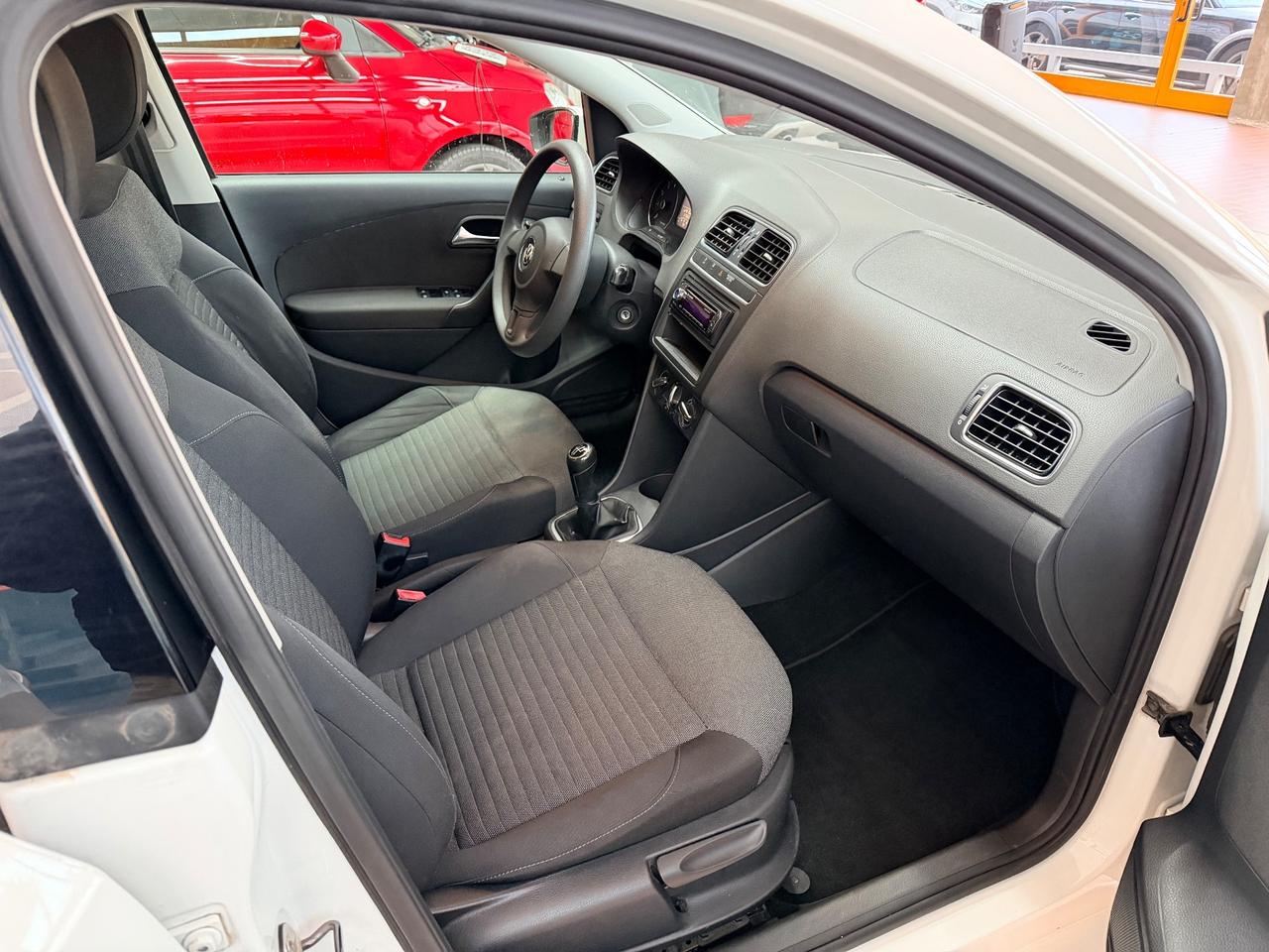 Volkswagen Polo 1.2 benzina 86cv Neopatentati