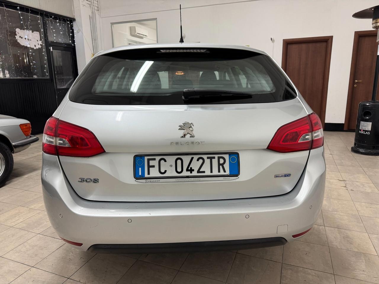 Peugeot 308 2016 BlueHDi 120 S&S SW Business