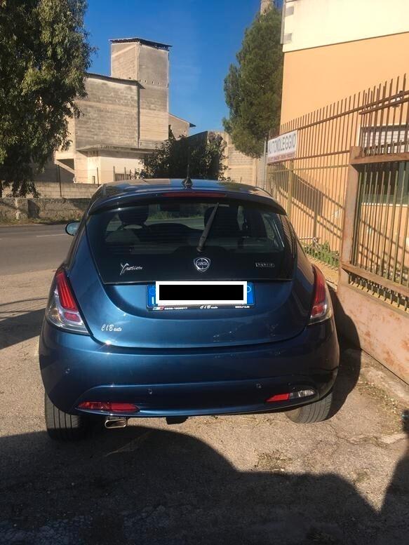 Lancia Ypsilon 1.0 FireFly 5 porte S&S Hybrid Gold