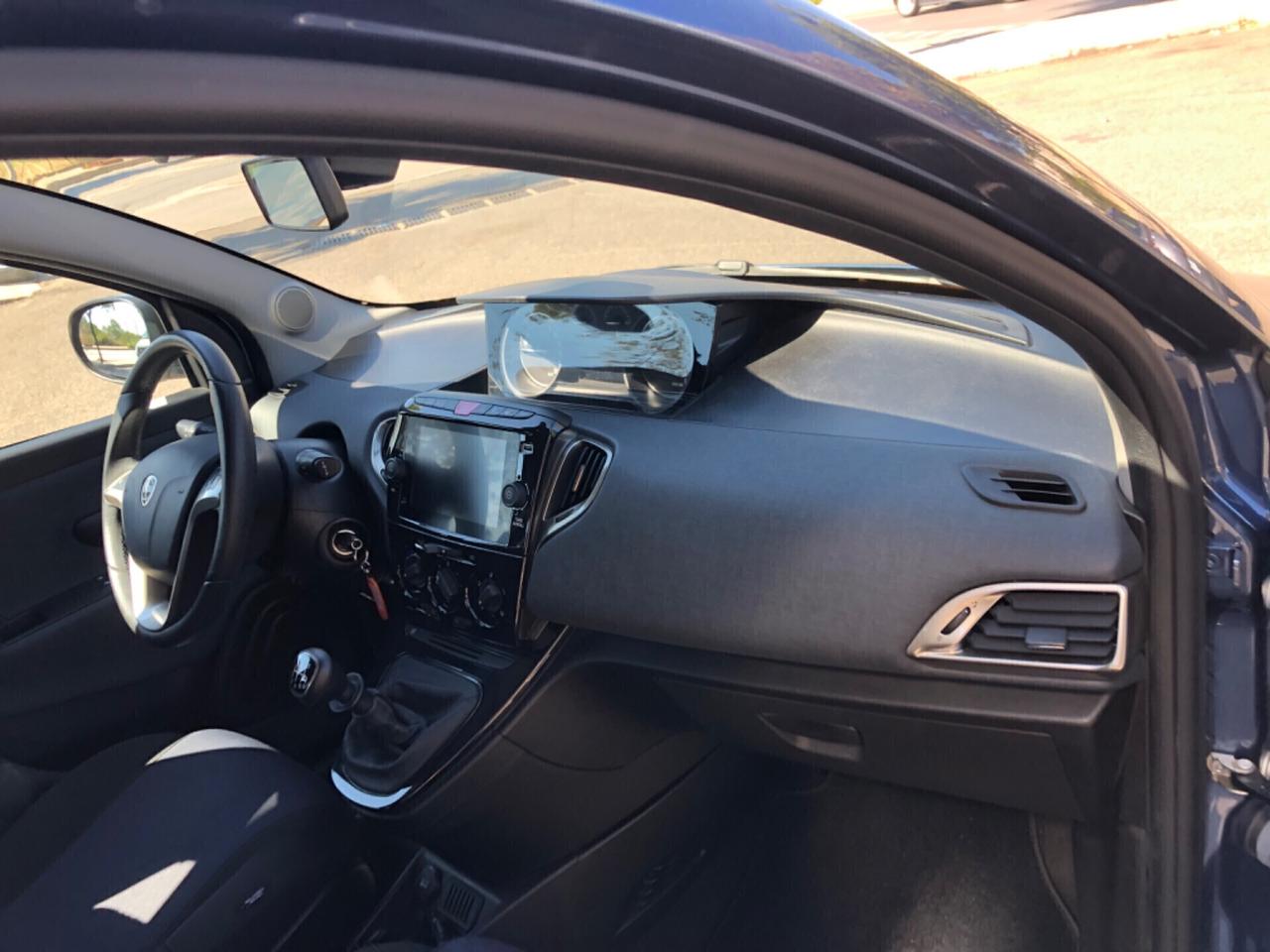 Lancia Ypsilon 1.0 FireFly 5 porte SUPER PREZZO