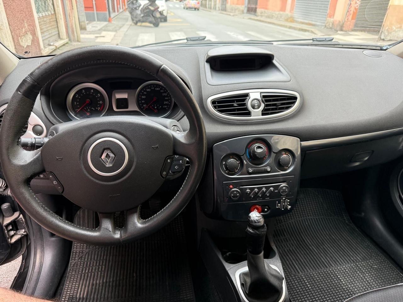 Renault Clio 1.2 16V 5 porte Le Iene