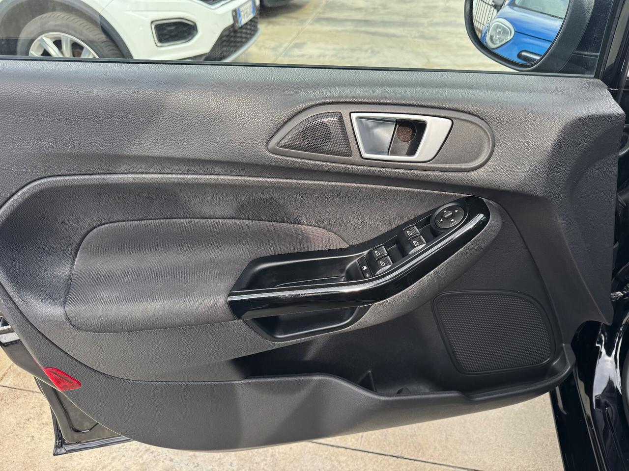 Ford Fiesta 1.5 TDCITITANIUM /NAVY/SYNC/2017
