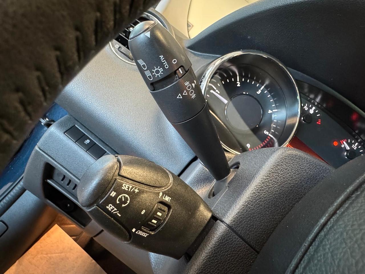 Peugeot 5008 1.6 BLUEHDI 120CV EAT6 ALLURE 7POSTI 2015