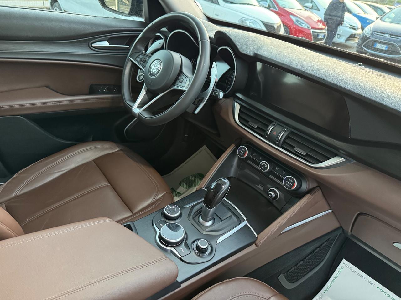 Alfa Romeo Stelvio 2.2 Turbodiesel 210 CV AT8 Q4 Executive