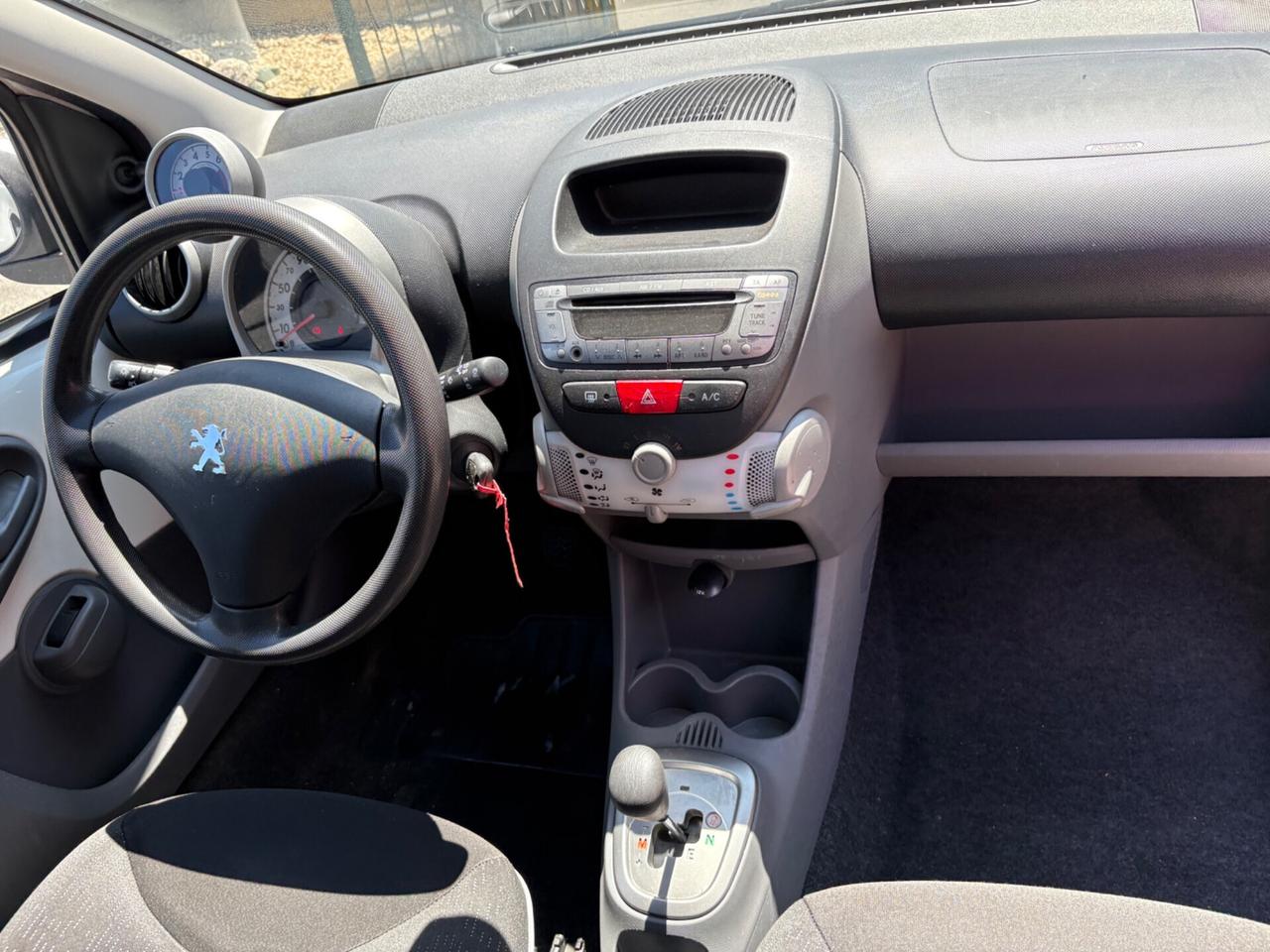 Peugeot 107 c.a.m.b.i.o.---a.u.t.o.m.a.t.i.c.o.
