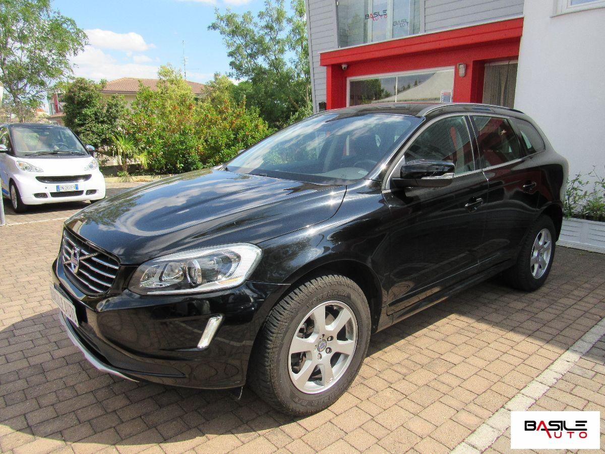 VOLVO - XC60 - D3 R-design Momentum