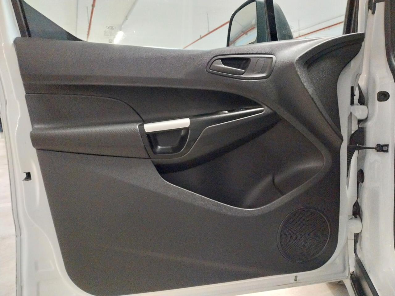 Ford Tourneo Connect 1.5 TDCi 100 CV TREND- ok neopatentati