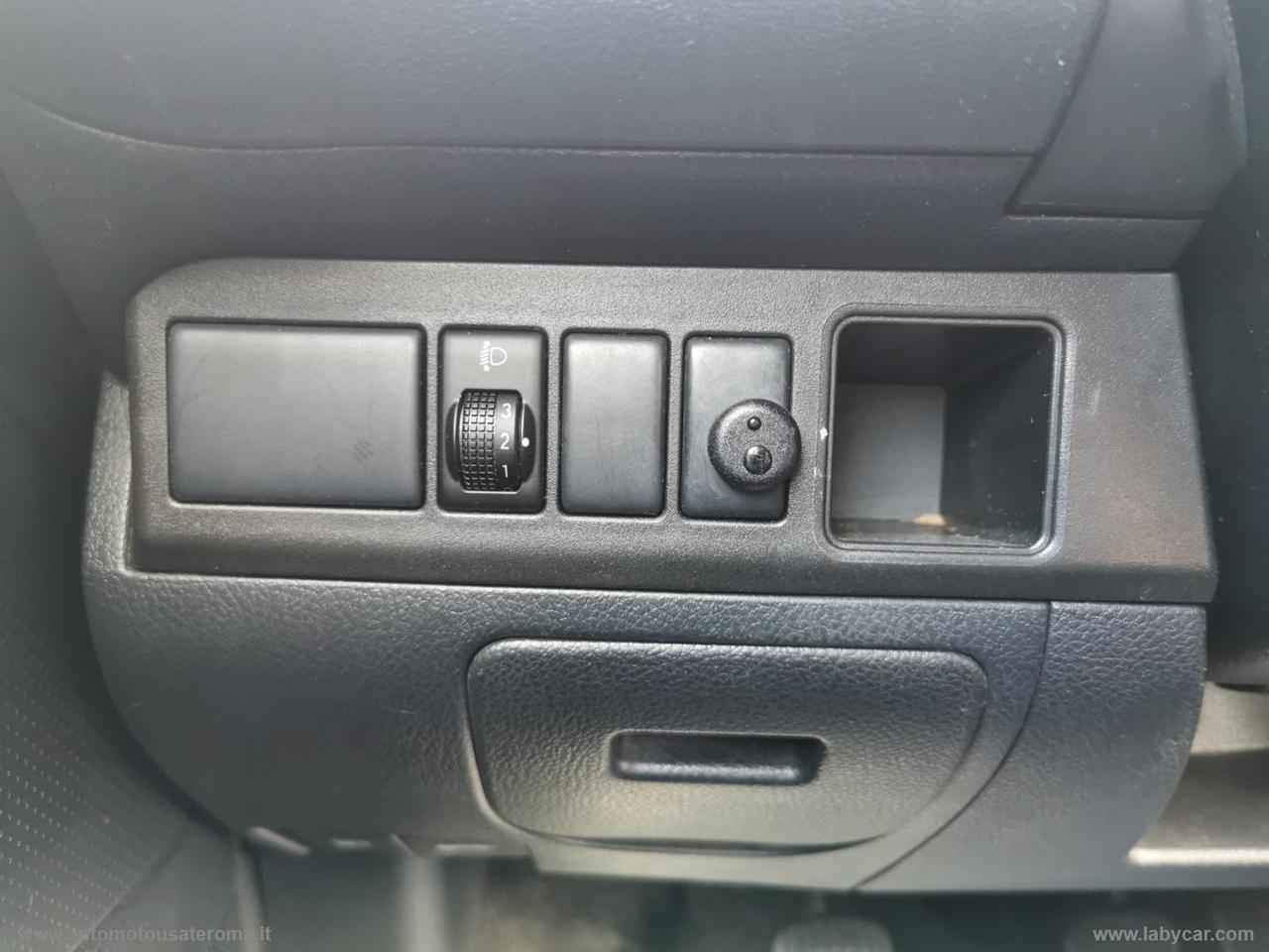 NISSAN Note 1.4 Silver Edition