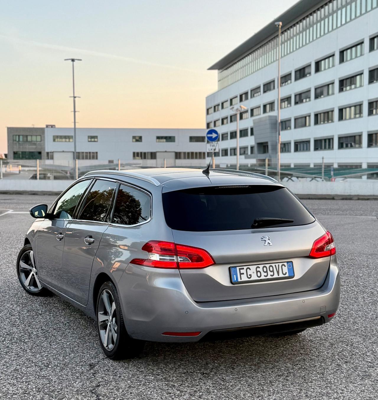 Peugeot 308 BlueHDi 120 S&S SW Business