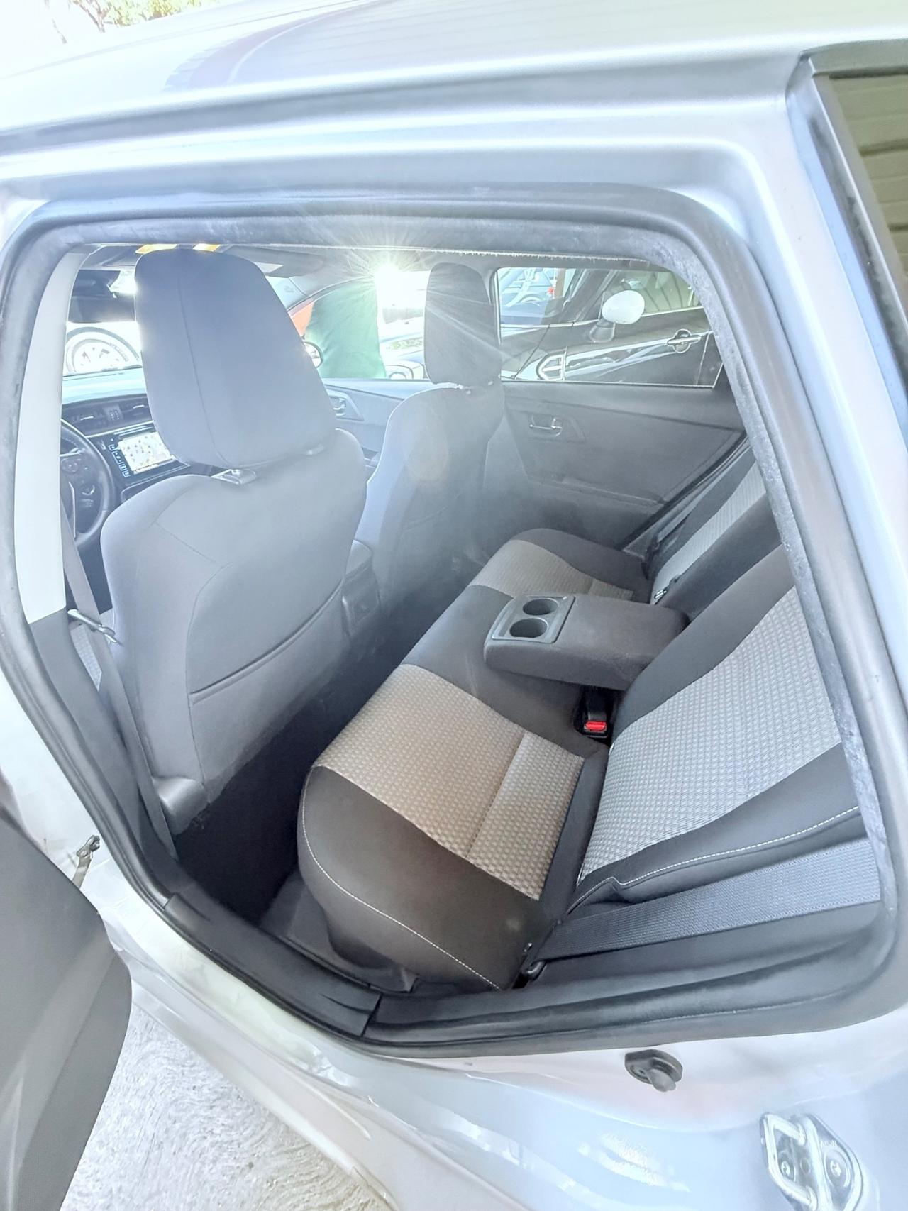 Auris Touring Sports 1.8 Hybrid Lounge-70 mila km -unipro