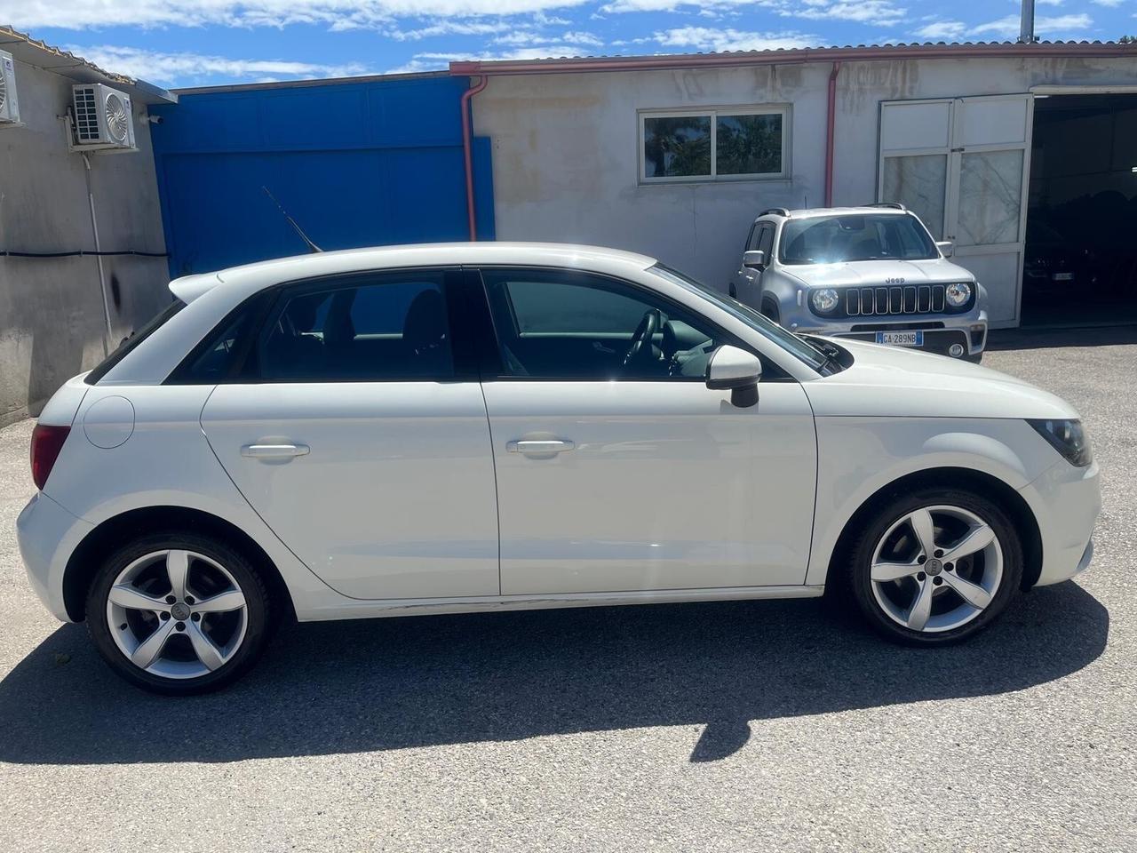 Audi A1 5P-1.6 tdi/90cv-full-2014