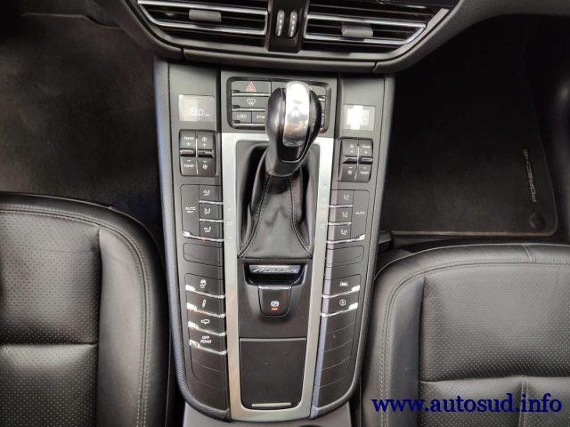 PORSCHE Macan 2.0