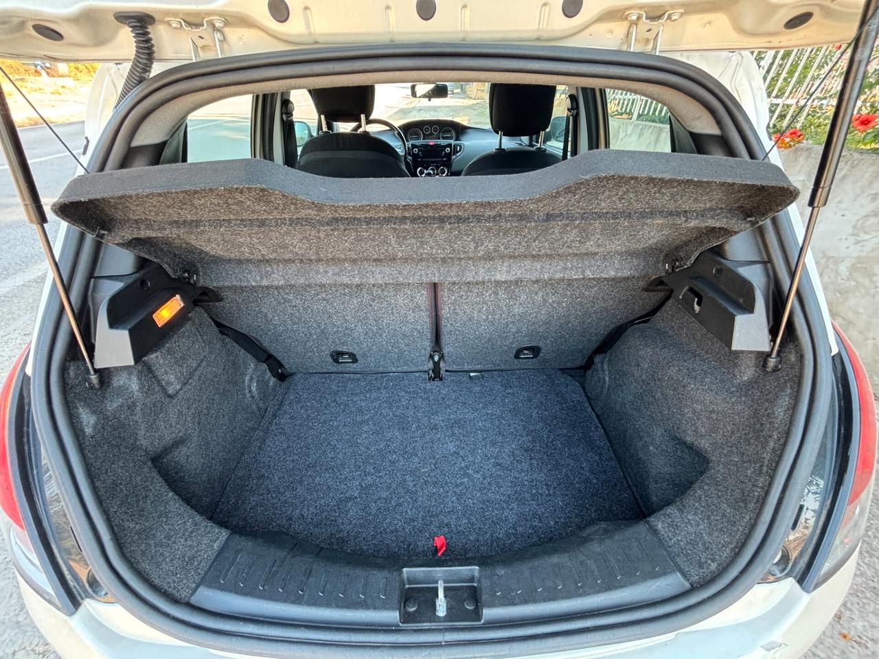 Lancia Ypsilon 1.2 69 CV 5 porte S&S Silver - 2011