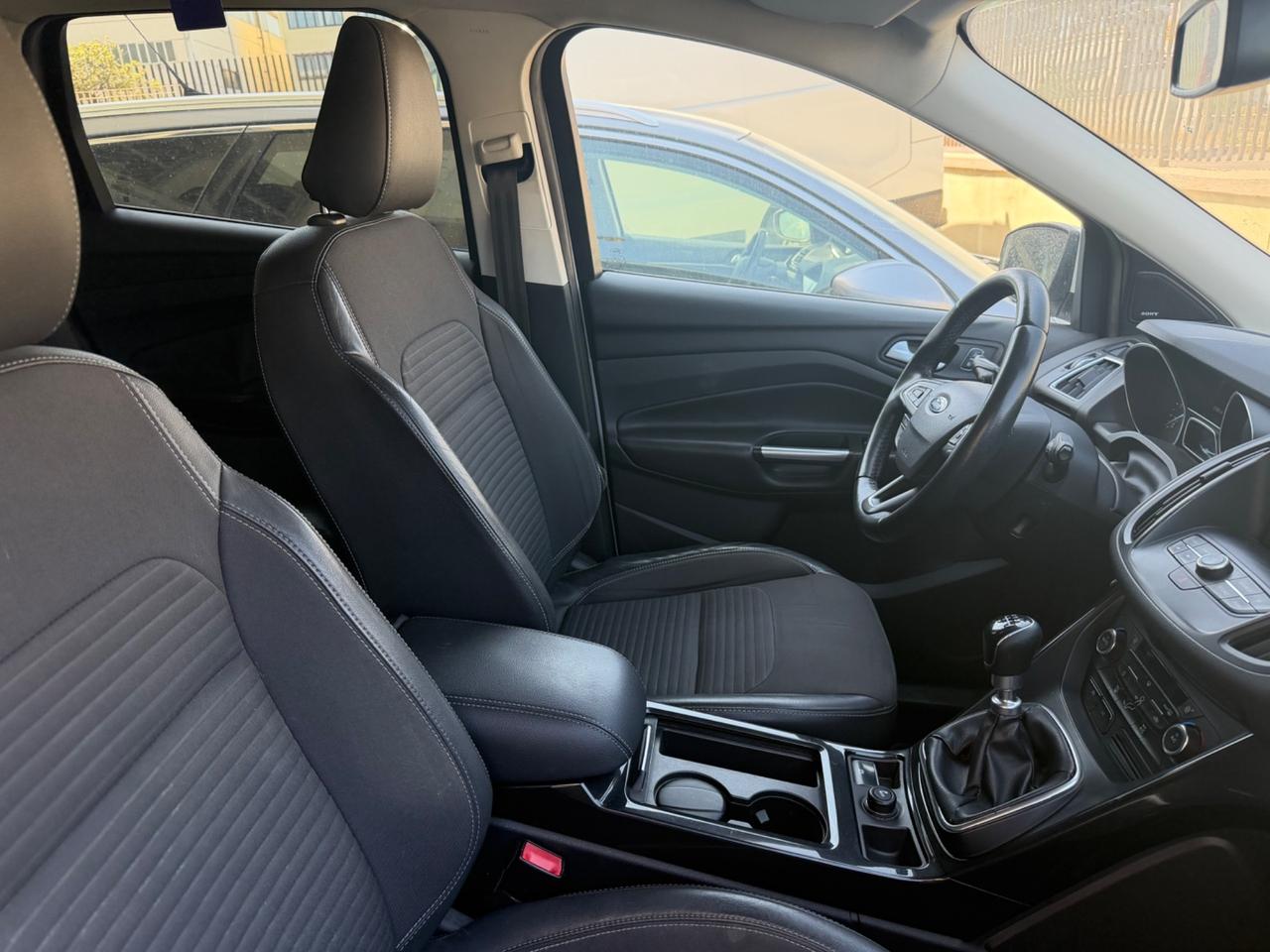 Ford Kuga 1.5 TDCI 120 CV S&S 2WD ST-Line 2017