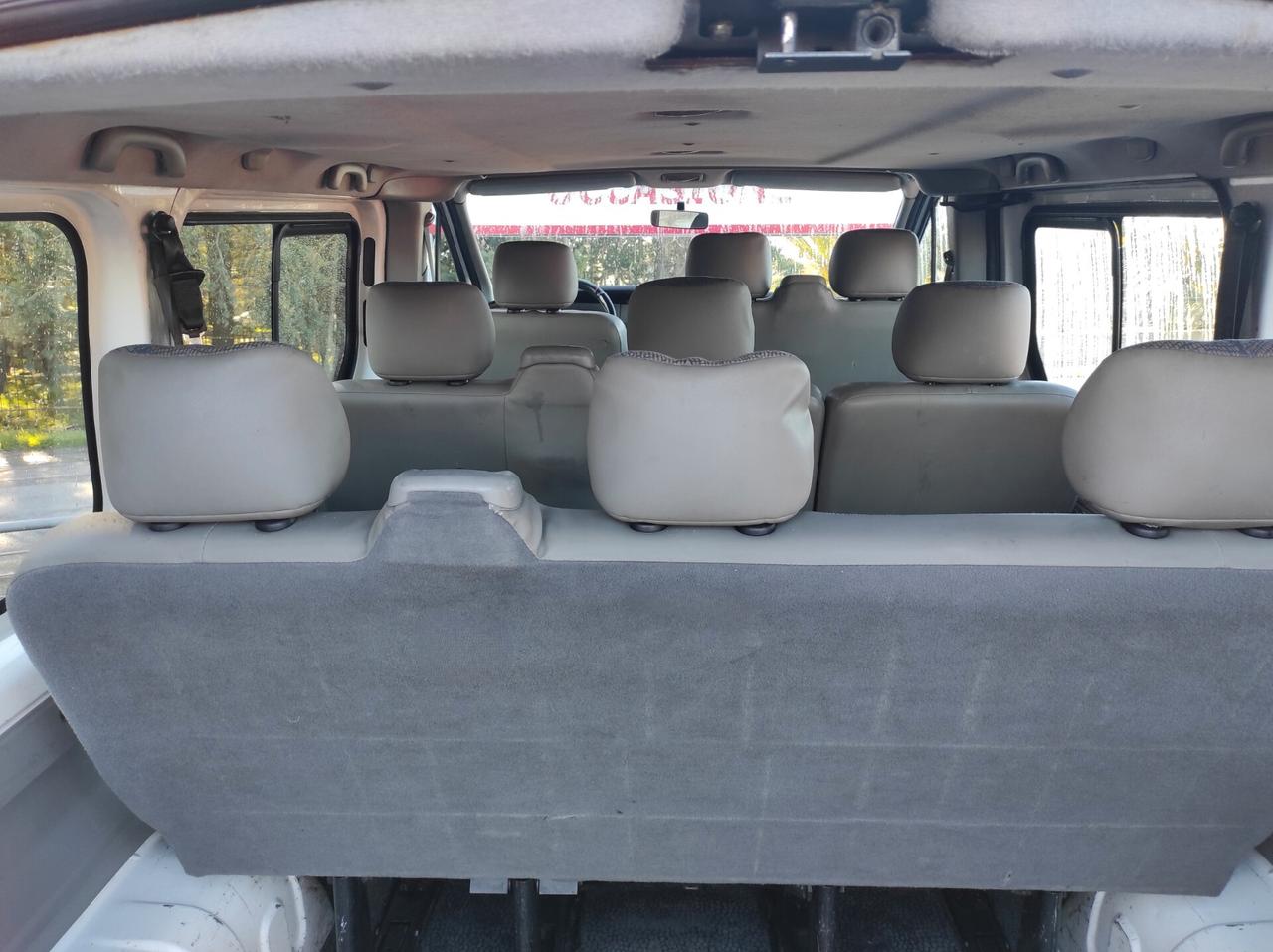 Renault Trafic 1.9 dCi - 80cv 9 POSTI