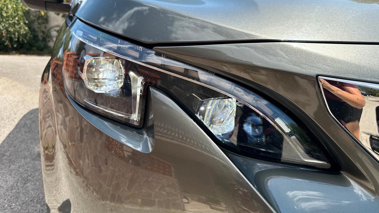 Peugeot 3008 BlueHDi 130 S&S GT Line leggermente incidentata