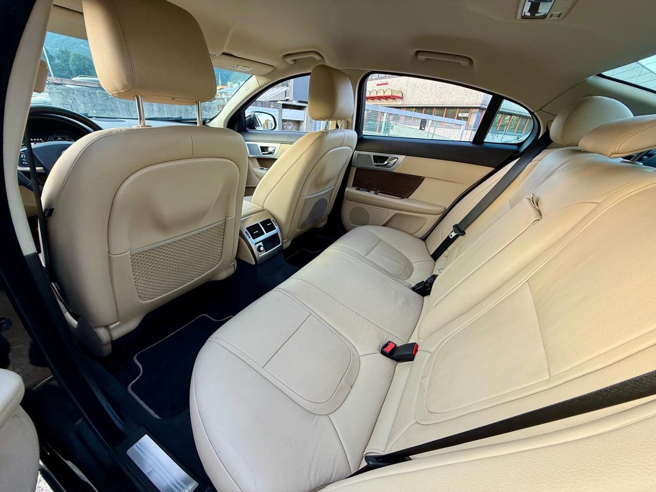JAGUAR XF 3.0 D V6 240CV Portfolio - 2015