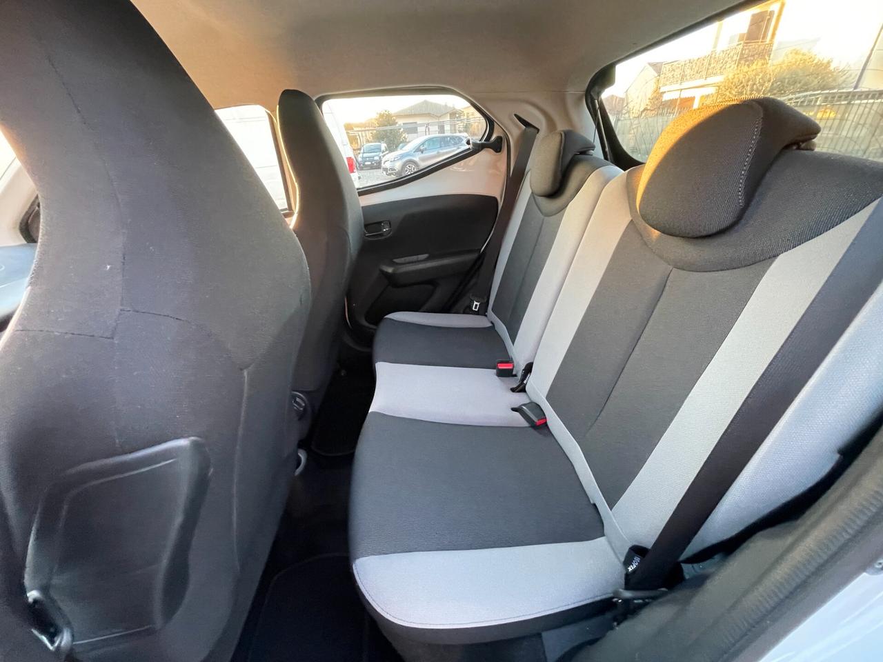 Toyota Aygo 1.0 VVT-i 69 CV 5 porte x-play