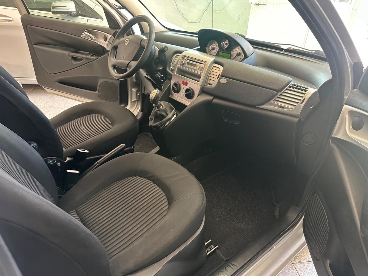 Lancia Ypsilon 1.2 Versus