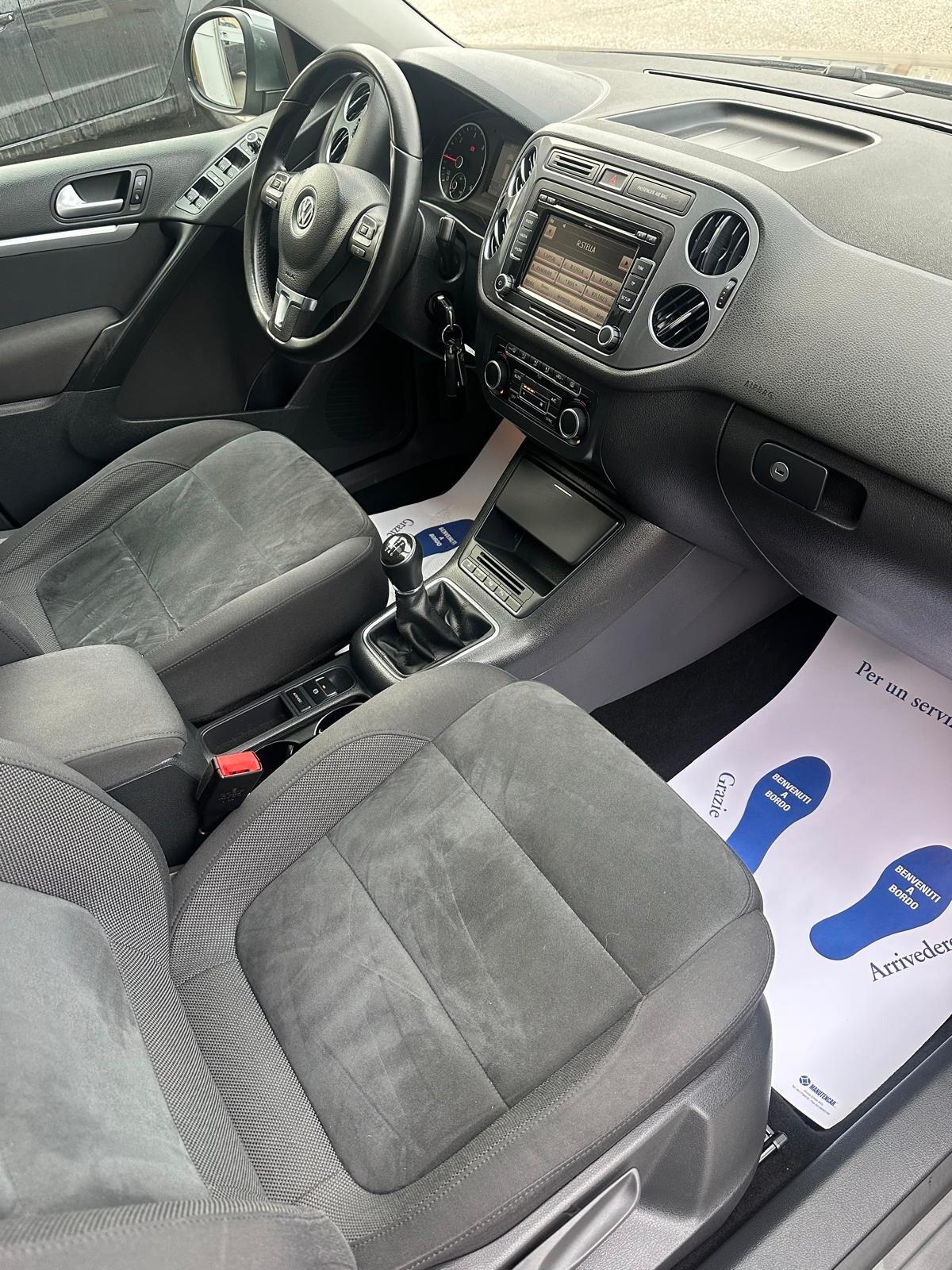 Volkswagen Tiguan 2.0 TDI Plus 110 CV Sport & Style BlueMotion Tech. TETTO APRIBILE E TUTTI TAGLIANDI VW